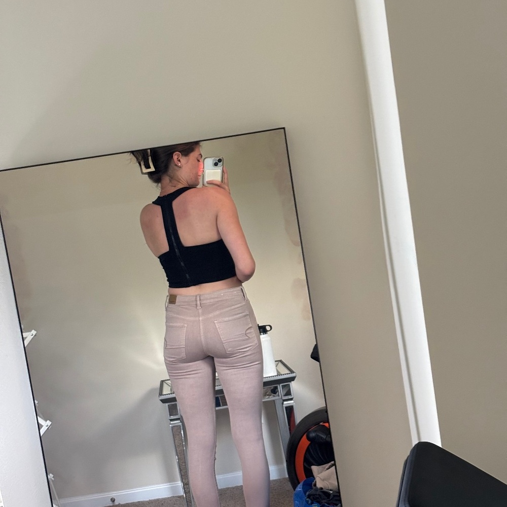 Express Crop Top - Picture 3 of 6